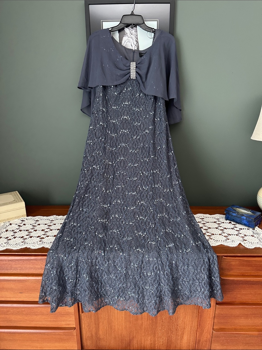 Elegant Gray Lace Maxi Dress with Capelet